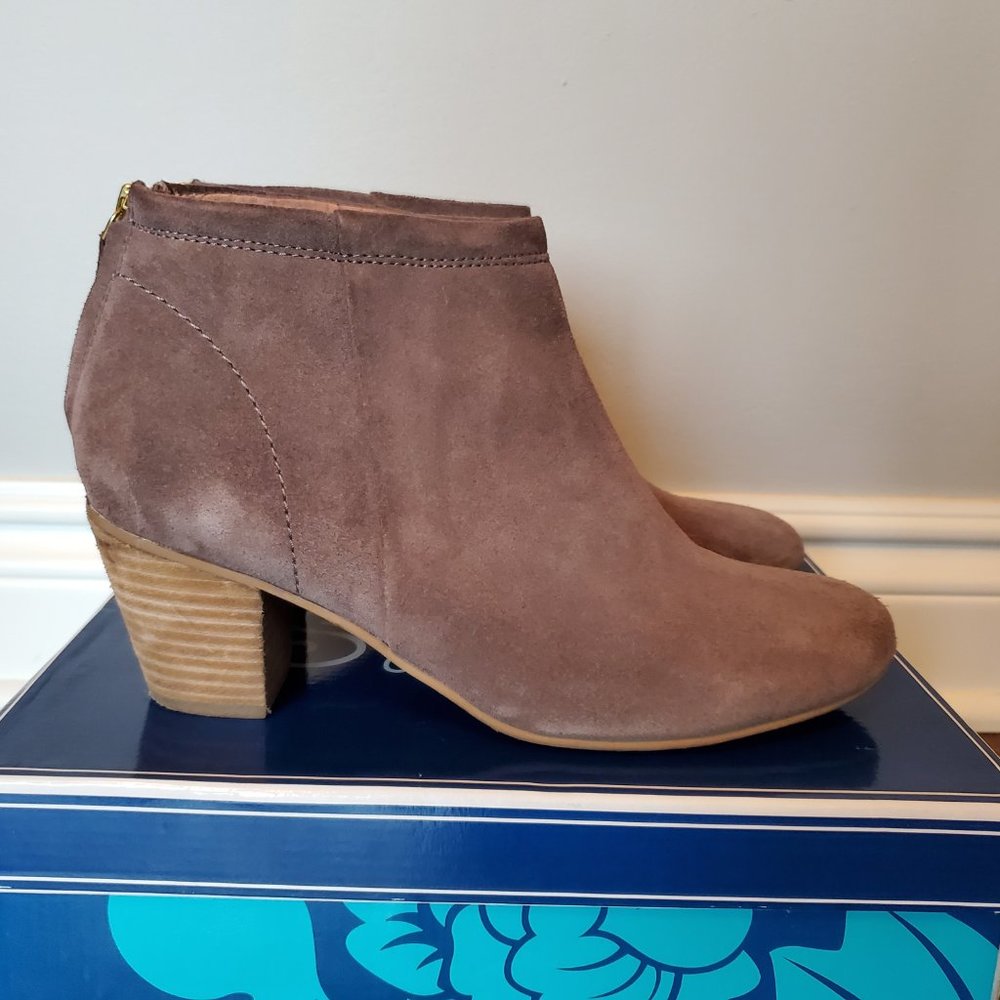 Seychelles • Suede Bootie - Picture 6 of 6